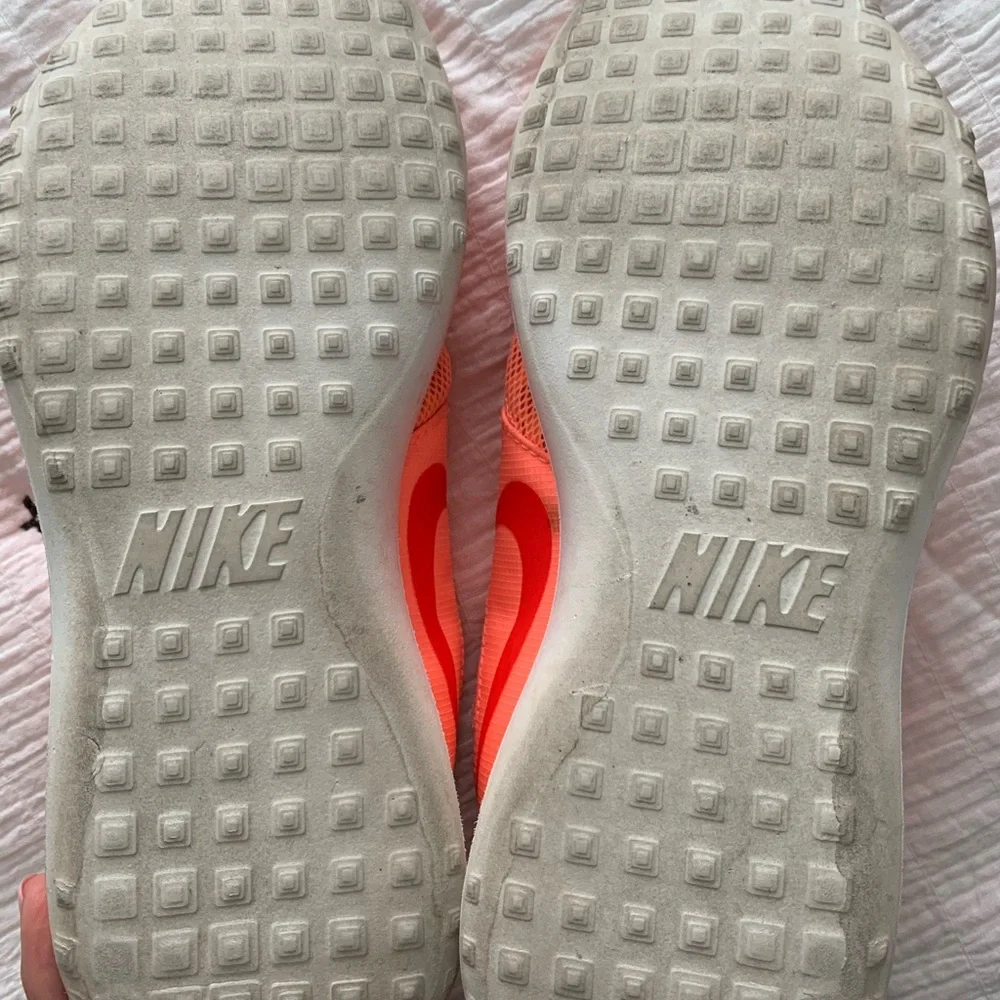 Nike Women's Juvenate sneakers - Picture 5 of 5